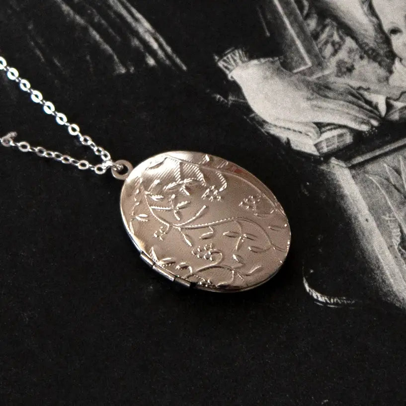 Vintage Large Silver Oval Locket Necklace