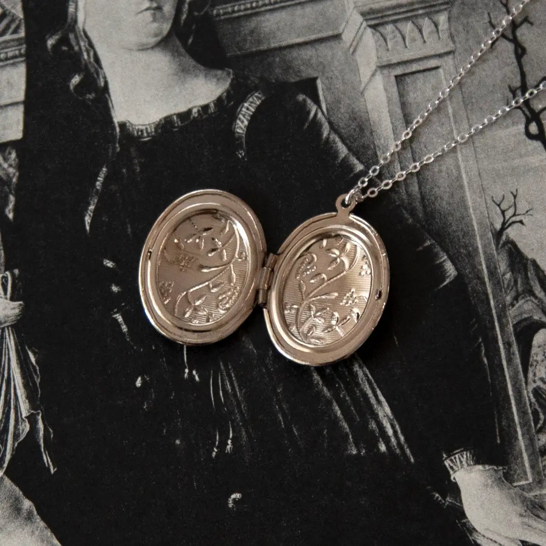 Vintage Large Silver Oval Locket Necklace