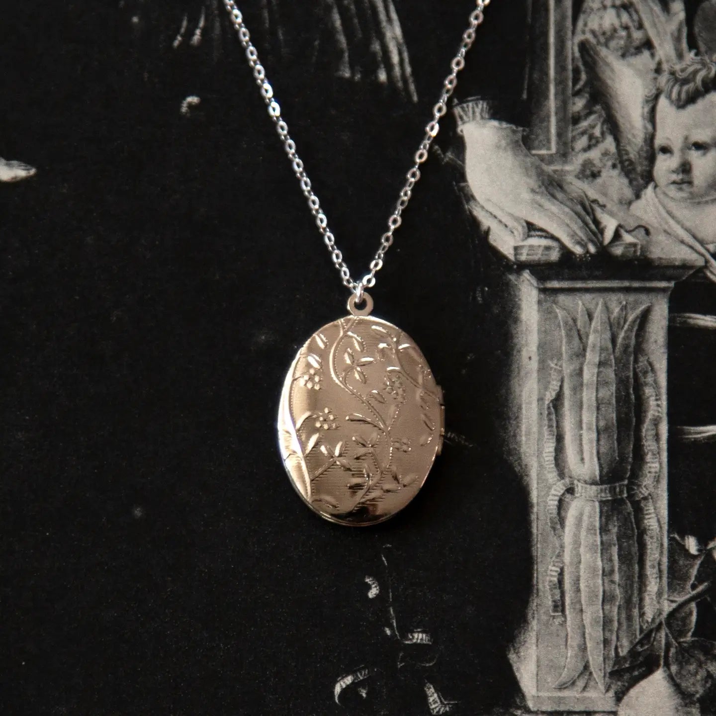 Vintage Large Silver Oval Locket Necklace