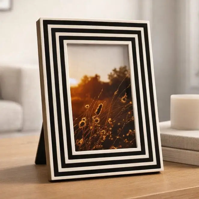 Black Resin Stripe 4x6" Frame