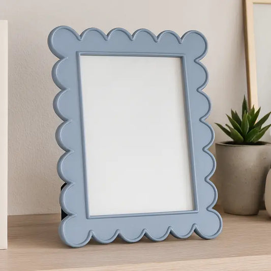 Blue Resin Scallop Edge 5x7 Frame