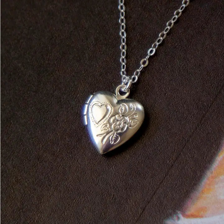 Vintage Small Silver Heart Locket Necklace
