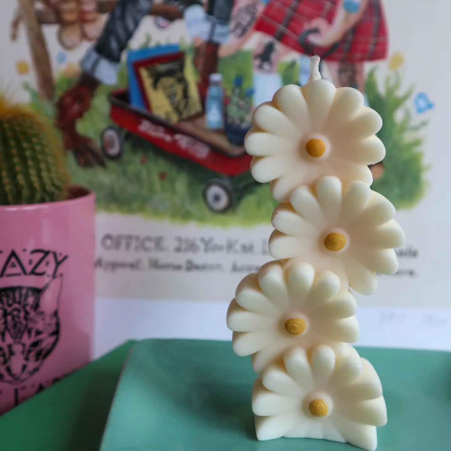 Daisy Flower Pillar Candle