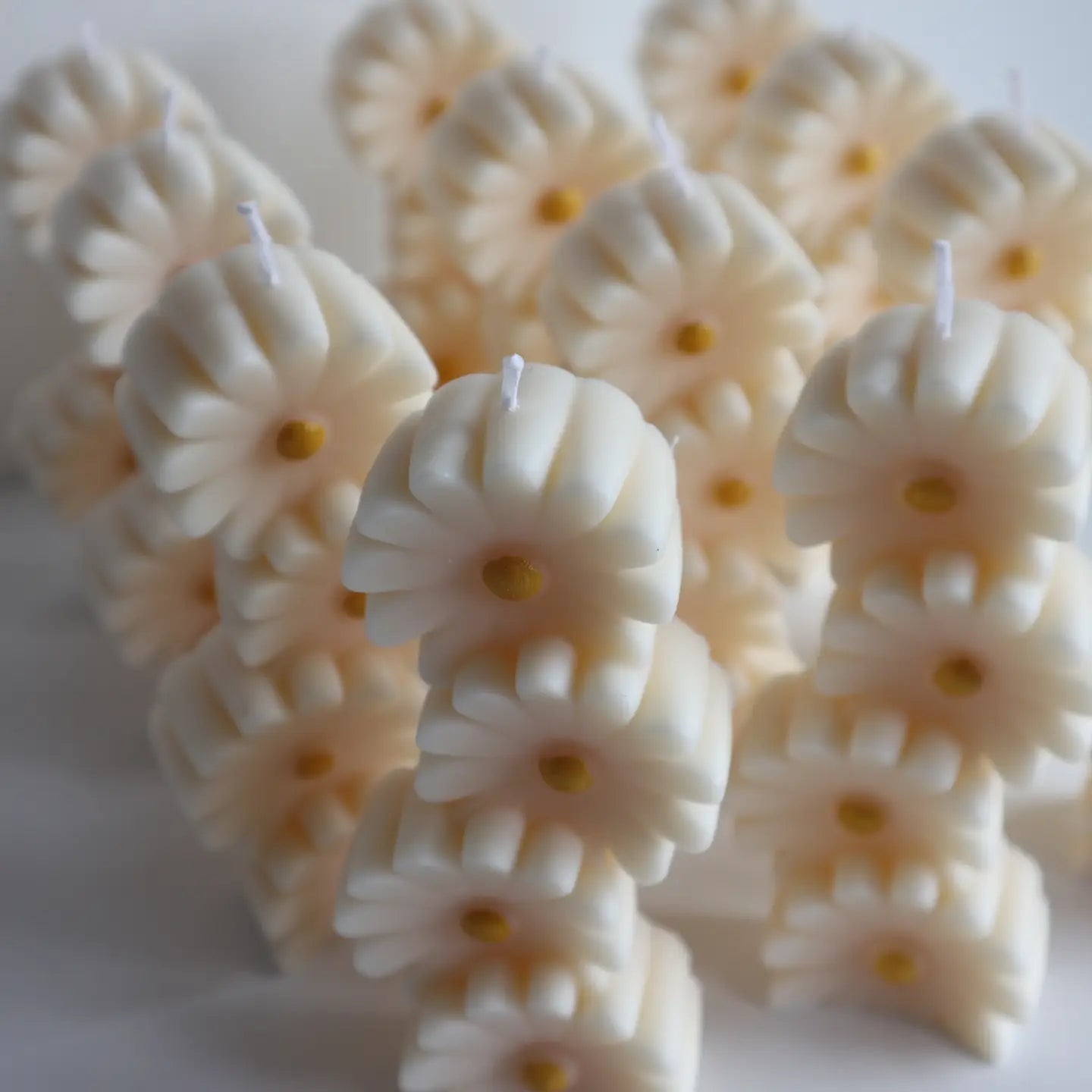 Daisy Flower Pillar Candle