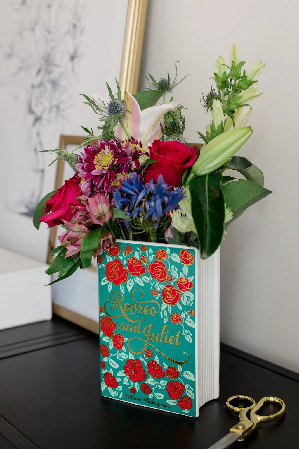 Romeo and Juliet Book Vase
