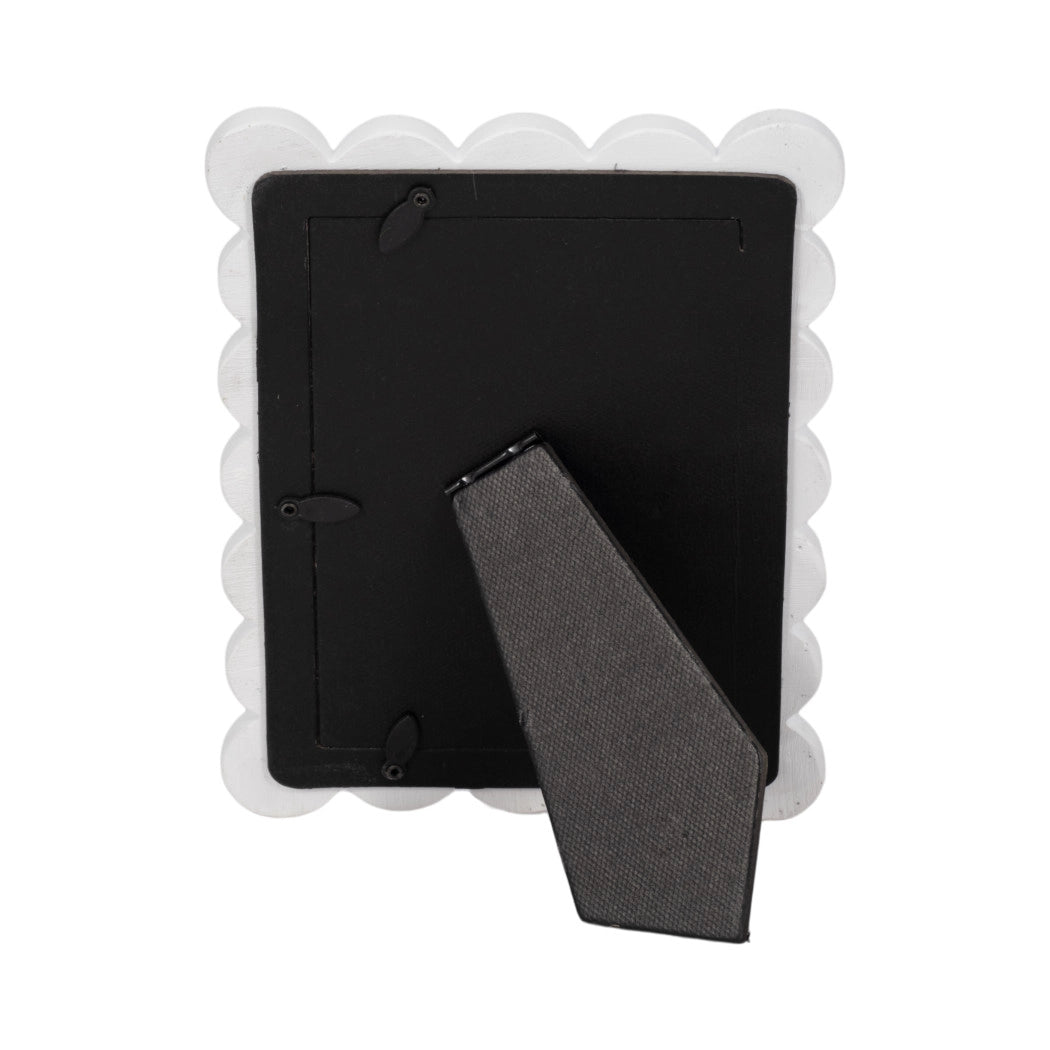 White Scallop 4x6 Frame