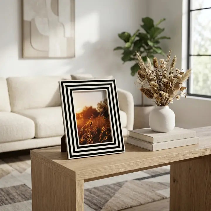 Black Resin Stripe 4x6" Frame