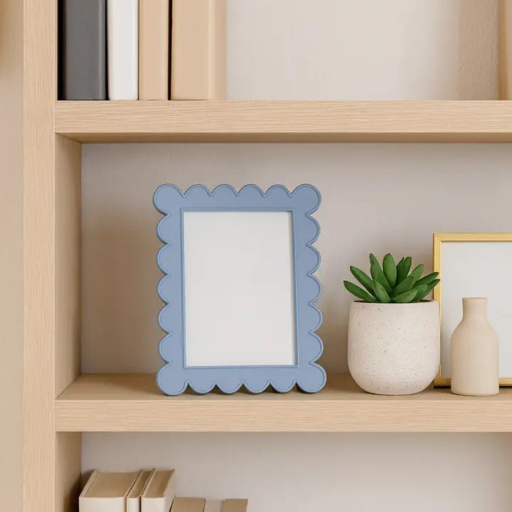 Blue Resin Scallop Edge 5x7 Frame