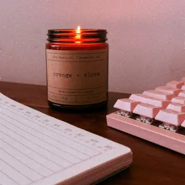 Autumn Leaves Soy Candle: Cranberry, Nutmeg, Pumpkin, Scent
